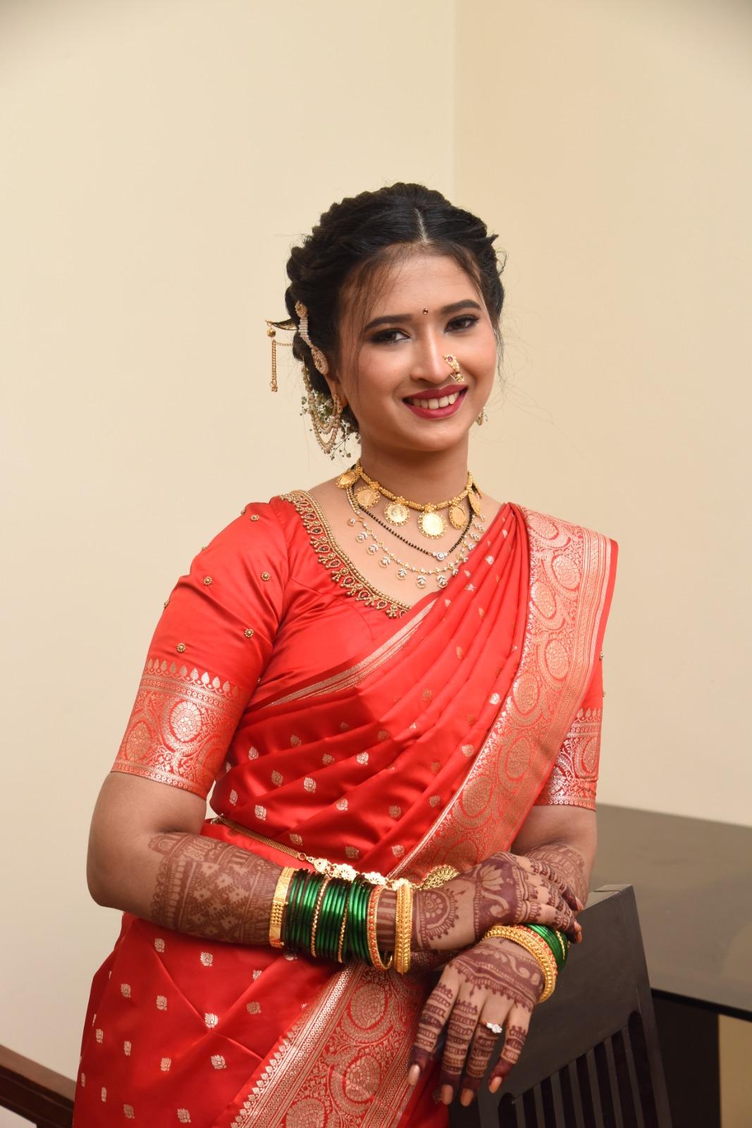 Bridal makeup with highlighted eyes
